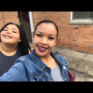 Meet your Posher, Nia